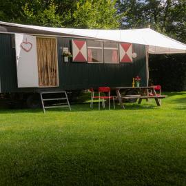 Pipowagen Camping Namasté, hotel in Berlicum