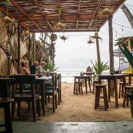 Surf by Sebu Beachfront, hotel di Galle
