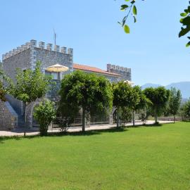 Nefeli Apartments, ξενοδοχείο στη Στούπα