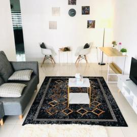 Syapins Cozy Haven Lunas Homestay Musslim Only, hotel en Lunas