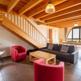 Montbuisson 8/10 personnes, Hotel in Saint-Pierre-des-Tripiers