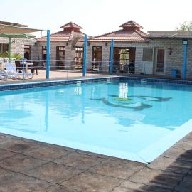 ghroob farmhouse villa: Al Ḩamrānīyah şehrinde bir otel