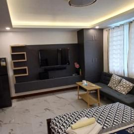 B Mary's Staycation in Tanza CAVITE Condo Type with balcony 2 person, hotell i Tanza
