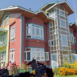Oak Heaven Cottage Gulmarg, hotelli kohteessa Tangmarg