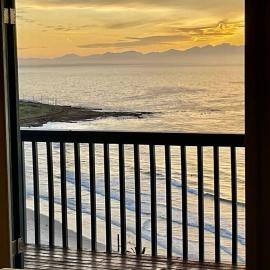 Starboard House - Characterful house above Glencairn beach - sleeps 6, hotel in Glencairn