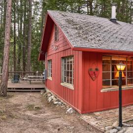 1B Heart of the Meadow at The Redwoods In Yosemite, hotel in North Wawona