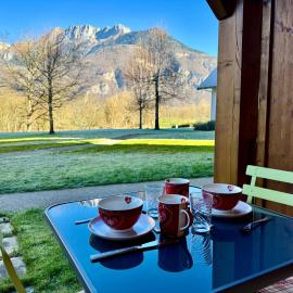 Le Studio Savoyard, hotel in Giez