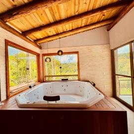 Rancho do Lagarto Pedra Azul - JACUZZI E ÁREA GOURMET