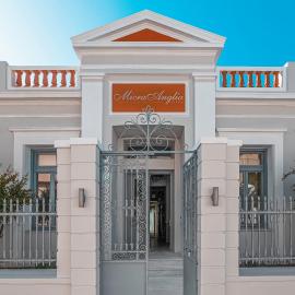 Micra Anglia Boutique Hotel & Spa, готель у місті Андрос