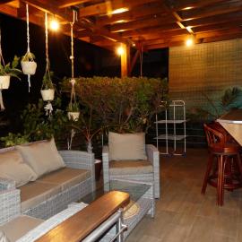 Kalihai Inn, hotel Piraéban