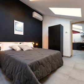 Residence La Corte - Mansarda 7, готель у місті Новара