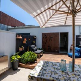 Breezy Coastal Townhouse near Park & Shops