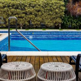 Apartamento em Condo com Piscina e Jacuzzi - Boulevard, hotel in Bombinhas