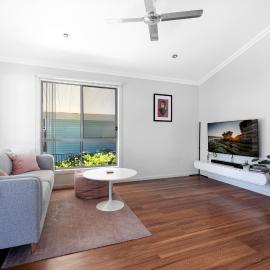 Basin Breeze Retreat Private House with Shared Pool โรงแรมในSt Georges Basin
