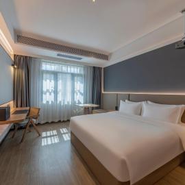 Luyue Hotel Movie Hotel Huaqiangbei Convention and Exhibition Center Branch