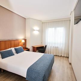 Hotel Ciudad de Compostela، فندق في سانتياغو دي كومبوستيلا