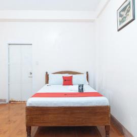RedDoorz @ Goldland Spring Resort Urdaneta City, hotel en Urdaneta