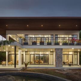 SaffronStays Camelot by the Lake - 3BR villa with glass walls, TT, projector, and gardens, Udaipur