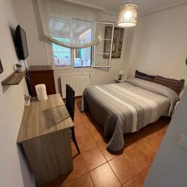 Habitación con baño privado y jardín Cerca de las playas, hotel a Boo de Piélagos