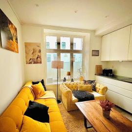 Downtown free parking cozy apartment