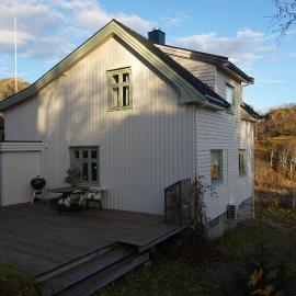 Koselig hus ved Kabelvågmarken