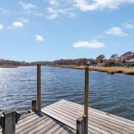 Waterfront Retreat with Private Dock and Fire Pit, Sleeps 8, Outdoor Dining, Spa-Style Primary, Gourmet Kitchen with Dual Dishwashers, Gas Fireplace, River Views, Bright Open Layout, Central AC, Perfect Coastal Escape for Families, 24 Hr Hospitality, Hotel in Falmouth