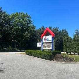 Canadian Inn, hotel in Surrey