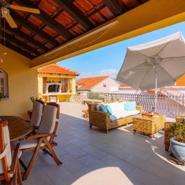 House 4 You, hotel in Lumbarda