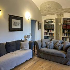 Frescos house
