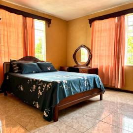 Transit Home - 10 mins from airport & Blue Bay Beach, hôtel à Mare dʼAlbert