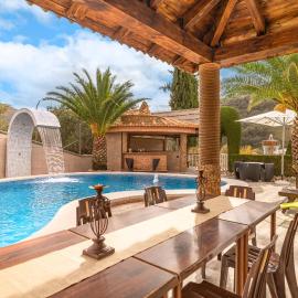 Amazing Home In Algarinejo, Hotel in Algarinejo