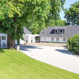 4 Bedroom Nice Home In Ejstrupholm