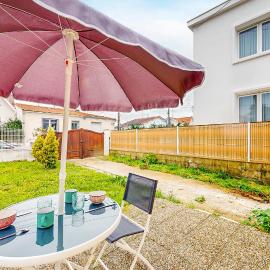 1 Bedroom Lovely Home In Royan، فندق في رويان