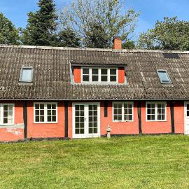 Cozy Home In Aakirkeby With Wifi, hotel in Åkirkeby