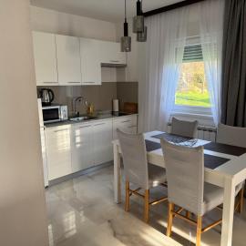 Apartman Rukavina, hotel in Ličko Petrovo Selo