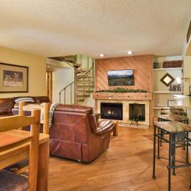 Flying Dutchman Mountainside Condo: Pool/Hot Tub, hotel in Keystone
