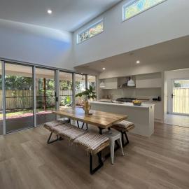 6 Yeri Drive - Rainbow Shores. Aircon. Pets Welcome. Walk to beach, готель у місті Рейнбоу-Біч