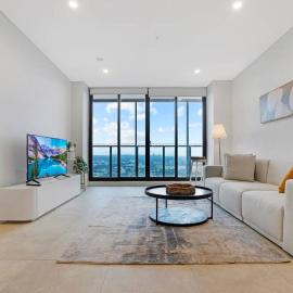 Modern 2BR with City Views & Pool Near Parramatta