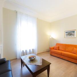 Calzaioli Apartment - Steps from the Duomo