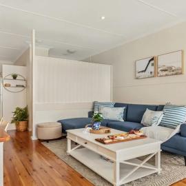 Ocean Blue Apartment Two, hotel in Currarong