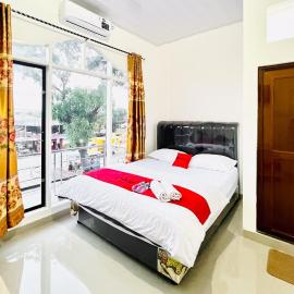 RedDoorz at Orien Guesthouse Pematang Siantar, hotel en Pematangsiantar