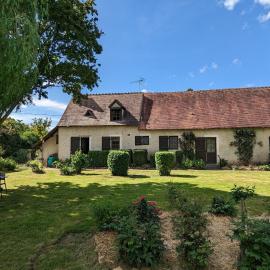 Maison de campagne avec jardin et parking près de Neuvy-Saint-Sépulchre