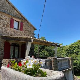 Gîte de 6 ou 8 personnes le Châtaignier, hotel di Gravières