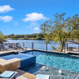 Waterside 508 and Concierge Services, hotel a Burnet