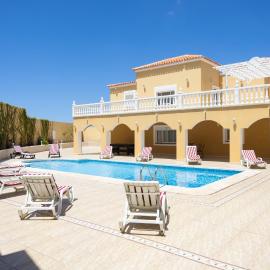 Luxurious villa 1,5 kilometers from Costa Adeje