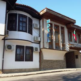 Sliven에 위치한 호텔 Bozukova House