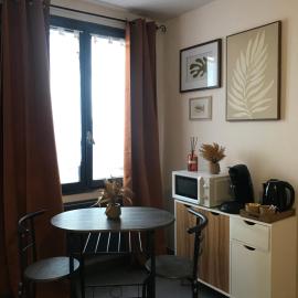 Studio Doré – hotel w mieście Alençon