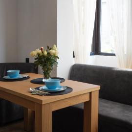2 Bed Apt - Sleeps 4 Terrace & Pet Friendly