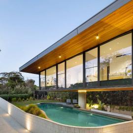 Lumiere - Gas Heated Pool & Stroll to Beach