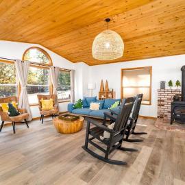 Lovely Home in Pollock Pines with Hot Tub, hotel i Pollock Pines